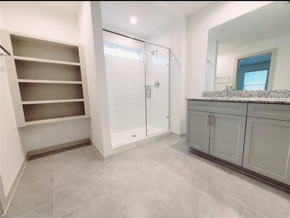 $2,400 | 4947 Natchez Trace, Arcola, TX 77545