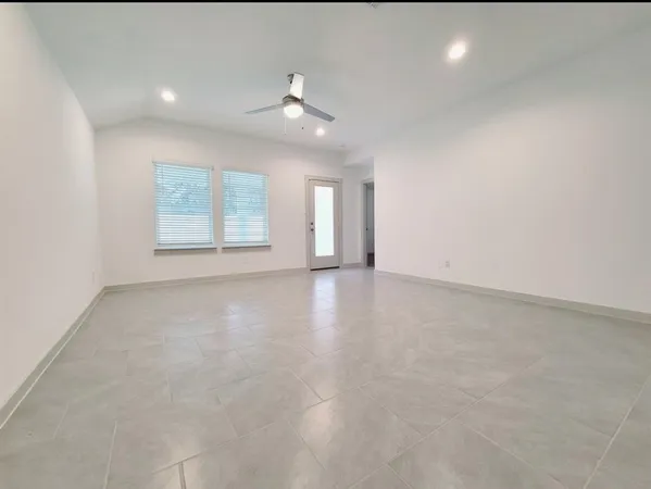 $2,400 | 4947 Natchez Trace, Arcola, TX 77545