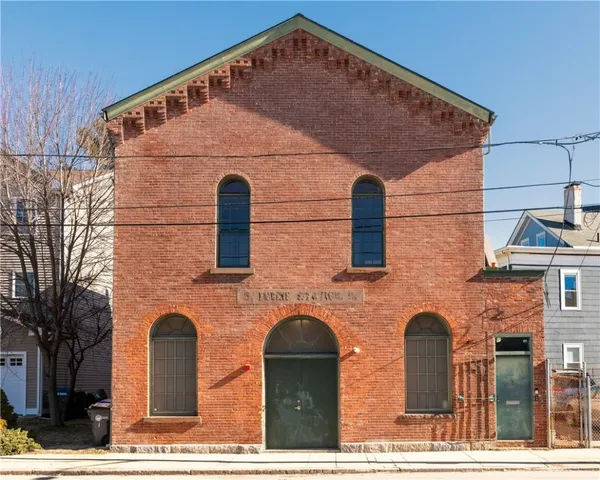 $2,800 | 4 Pallas Street, Unit 2, Providence, RI 02903