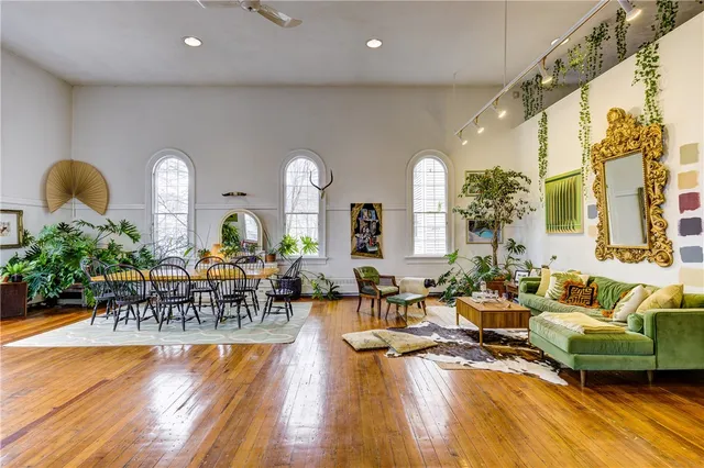 $2,800 | 4 Pallas Street, Unit 2, Providence, RI 02903