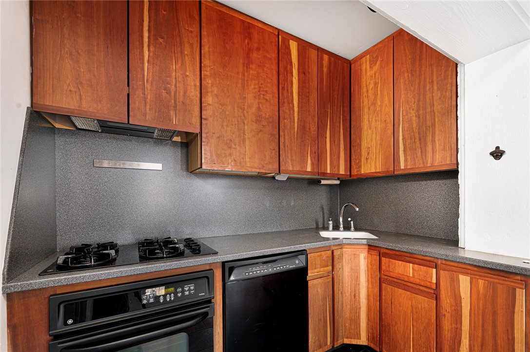 4 Pallas Street, Unit 2 Providence, RI 02903 - Photo 7 of 37 Second floor unit