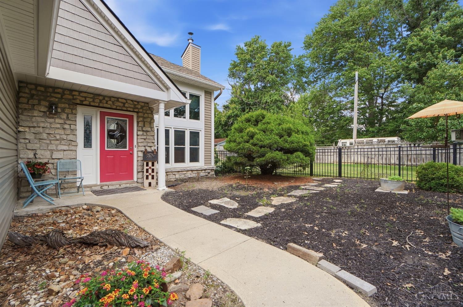 8183 Sibcy Road Maineville, OH 45039 - Photo 4 of 61