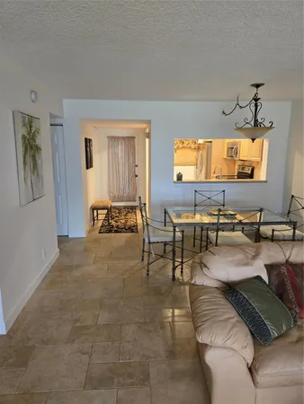 $2,275 | 9531 Seagrape Drive, Unit 205, Davie, FL 33324
