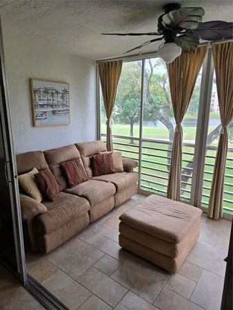 $2,275 | 9531 Seagrape Drive, Unit 205, Davie, FL 33324