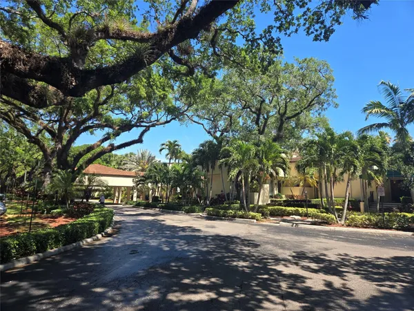 $2,275 | 9531 Seagrape Drive, Unit 205, Davie, FL 33324