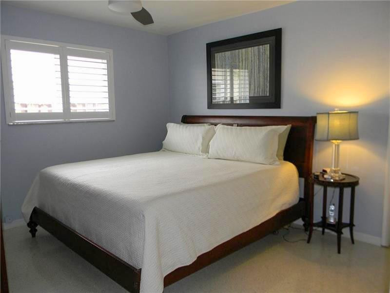 5930 Northeast 17th Road Fort Lauderdale, FL 33334 - Photo 16 of 23 Photo 16