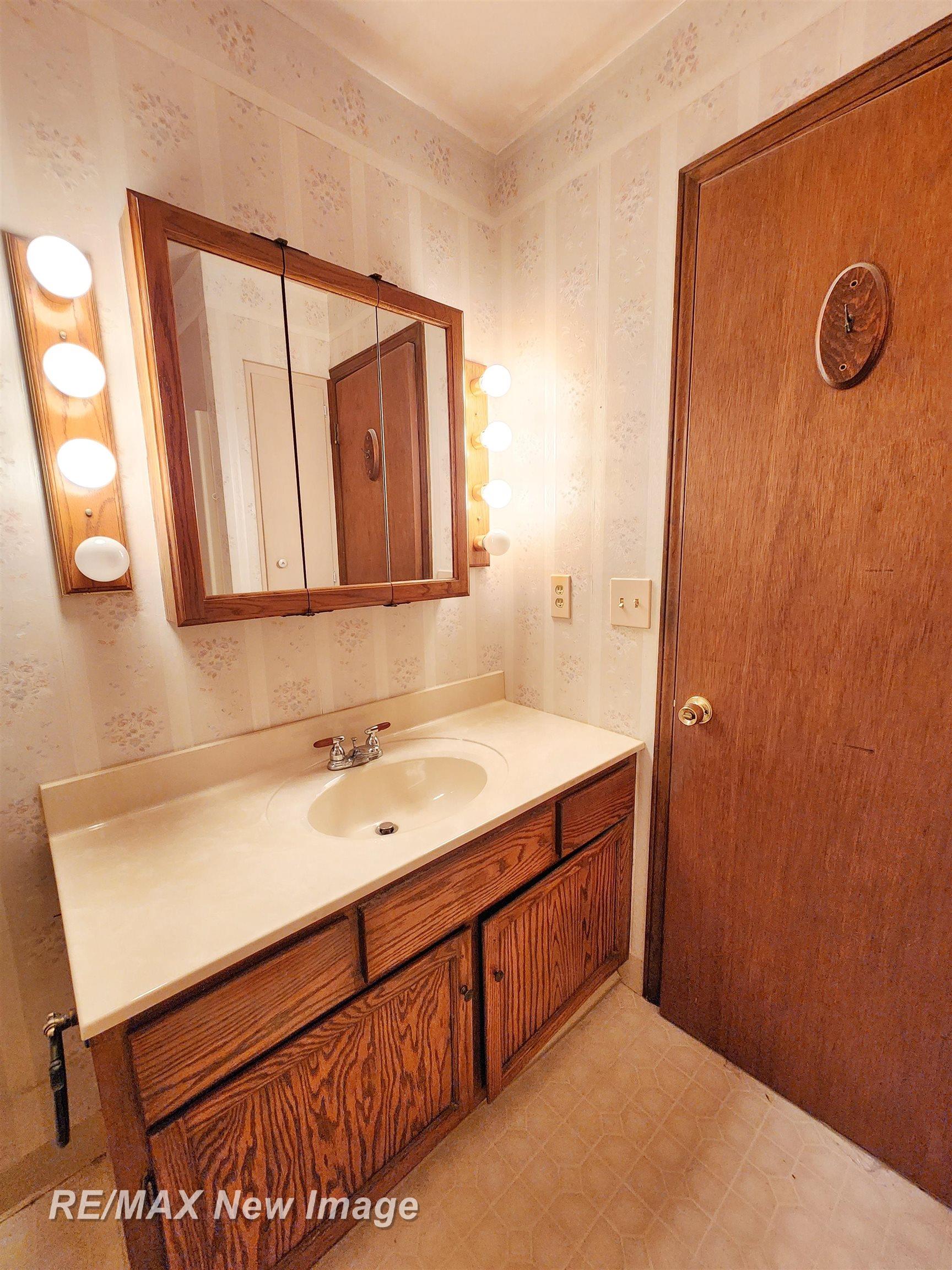 3372 Dale Road Saginaw, MI 48603 - Photo 33 of 37 50150098-c5edd127-1712-4d3d-af90-e01f003db317.JPG