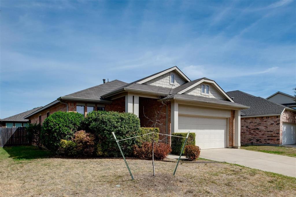 10860 Hawks Landing Road Fort Worth, TX 76052 - Photo 3 of 27