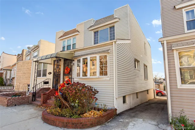 $950,000 | 58-40 61st Street | Maspeth