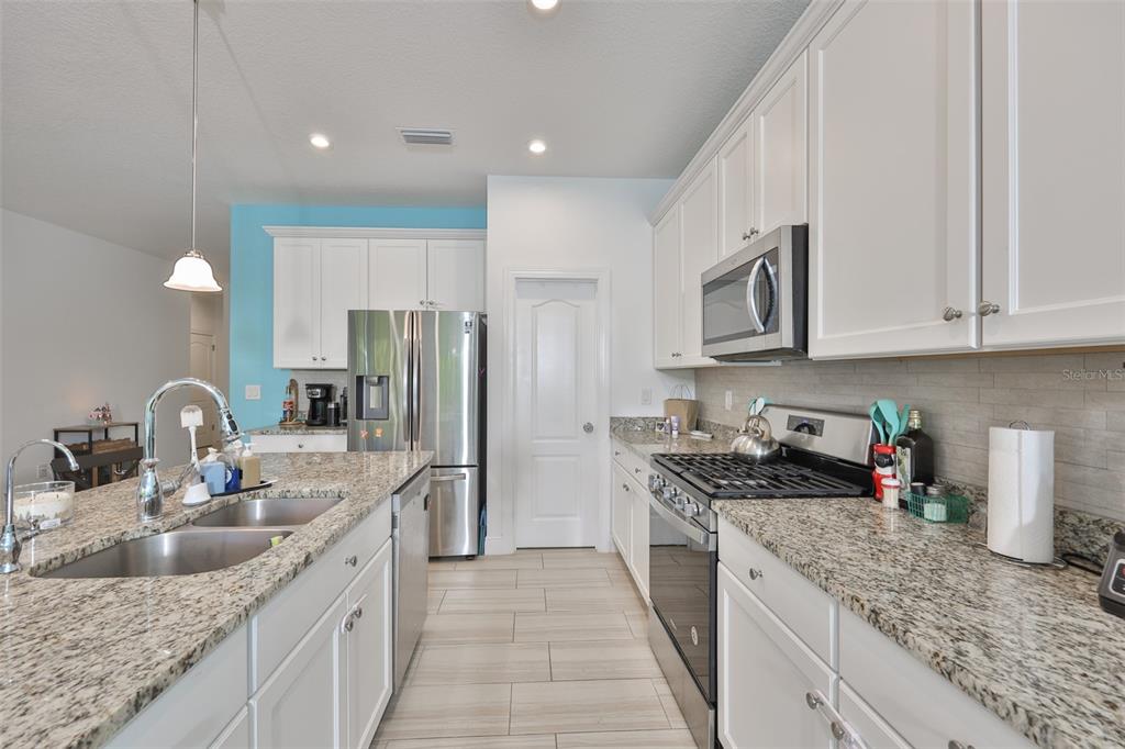 5839 Silver Sun Drive Apollo Beach, FL 33572 - Photo 7 of 49