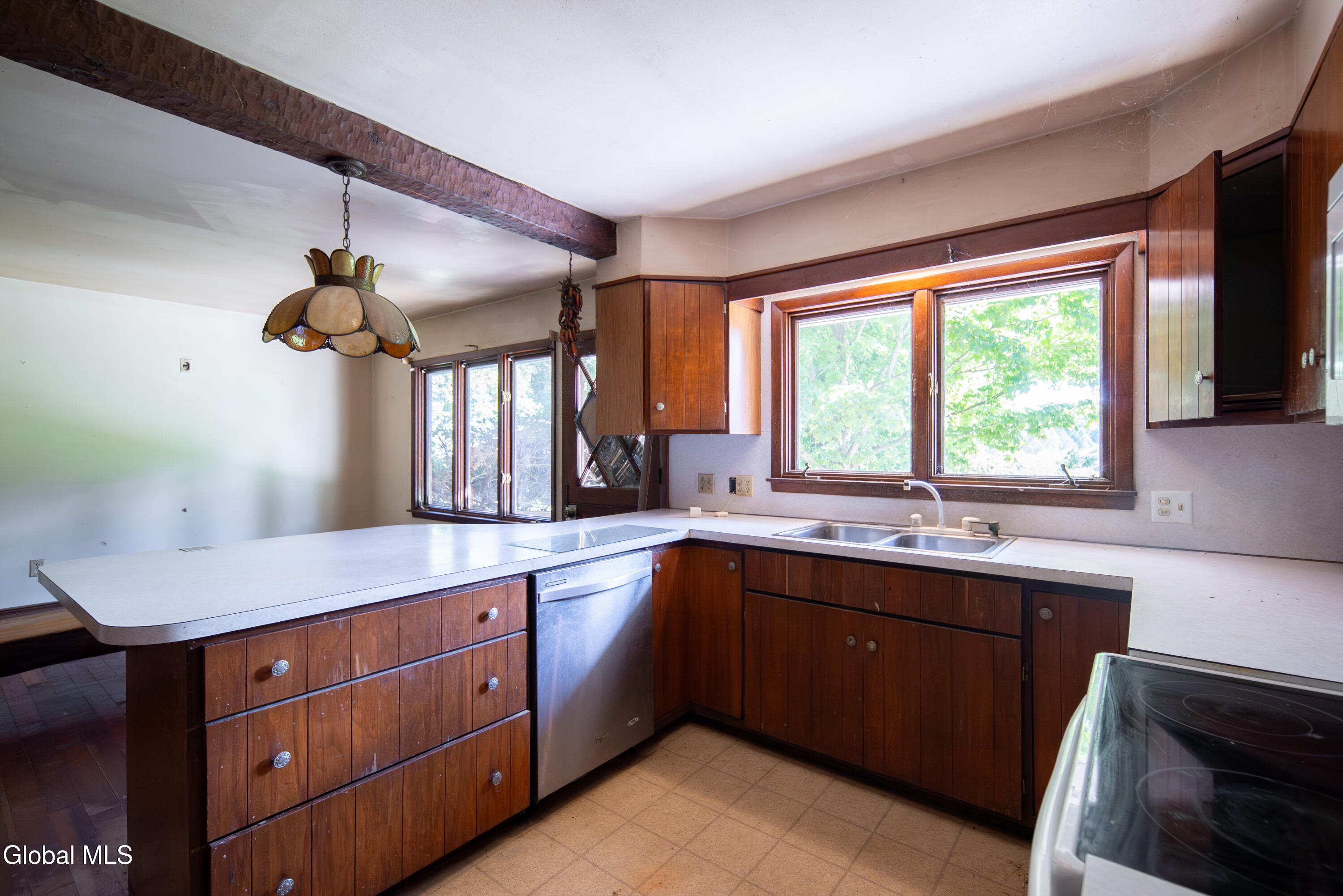 40 Rutkiewicz Road Ravena, NY 12143 - Photo 11 of 89 008