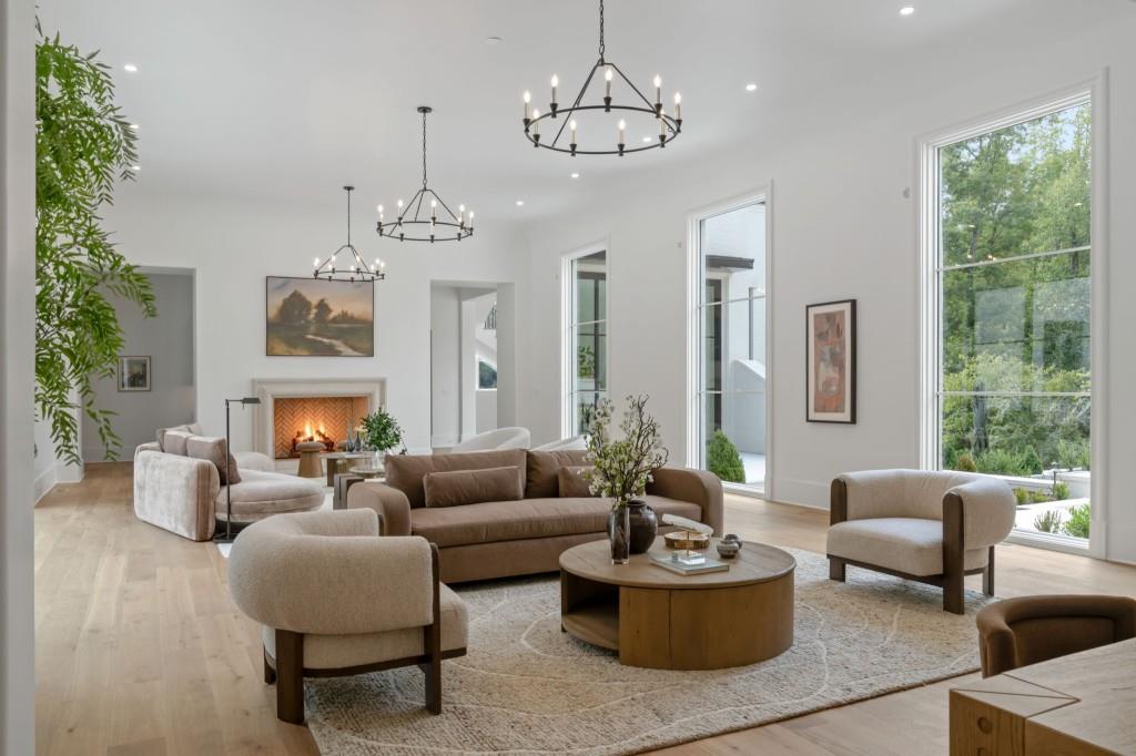 4845 Jett Road Atlanta, GA 30327 - Photo 11 of 73 Gallery Image 11