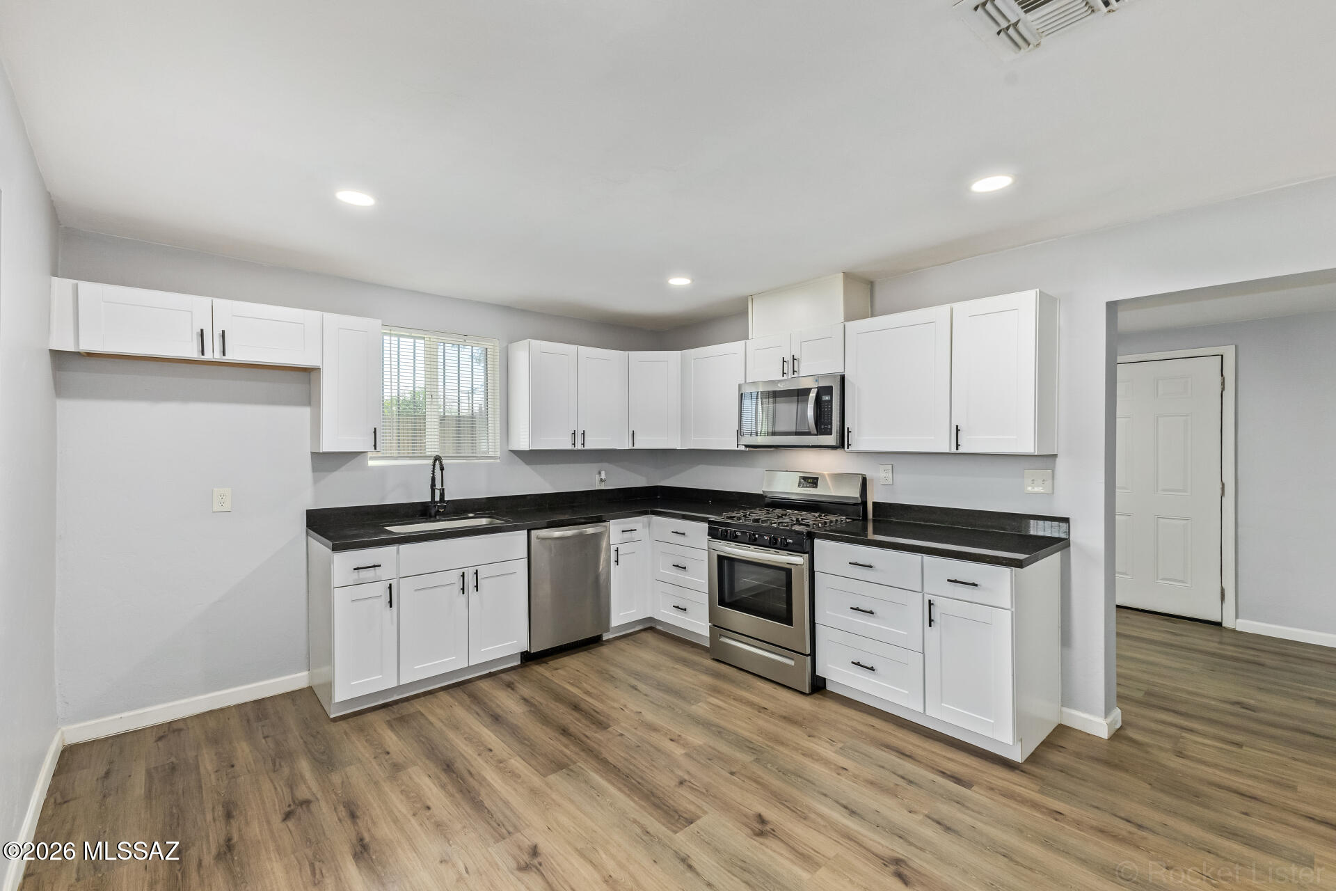 732 East 38th Street Tucson, AZ 85713 - Photo 11 of 31