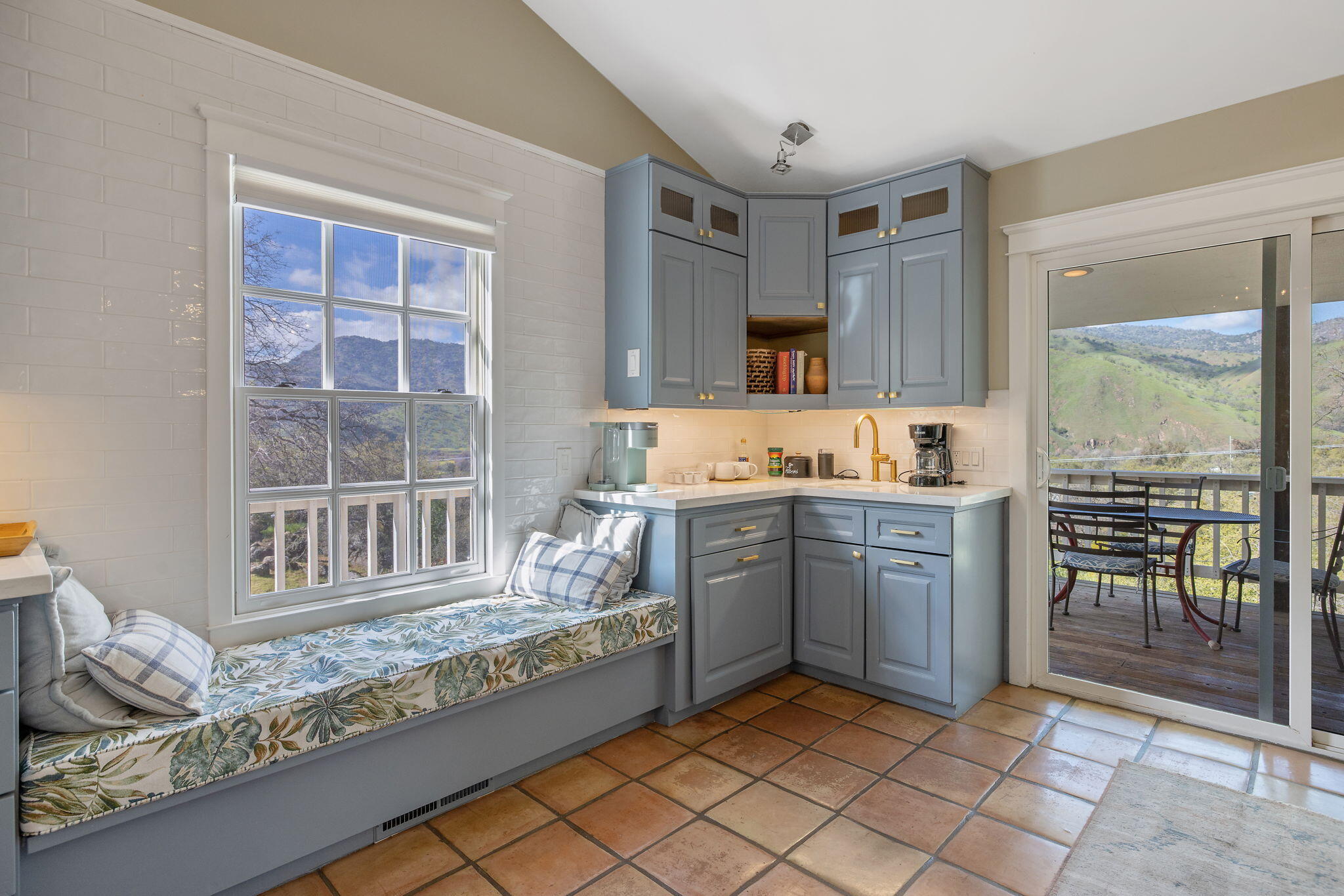 40209 Redtail Lane Three Rivers, CA 93271 - Photo 24 of 167 adorable window seat, perfect for sipping coffee and enjoyiong the views