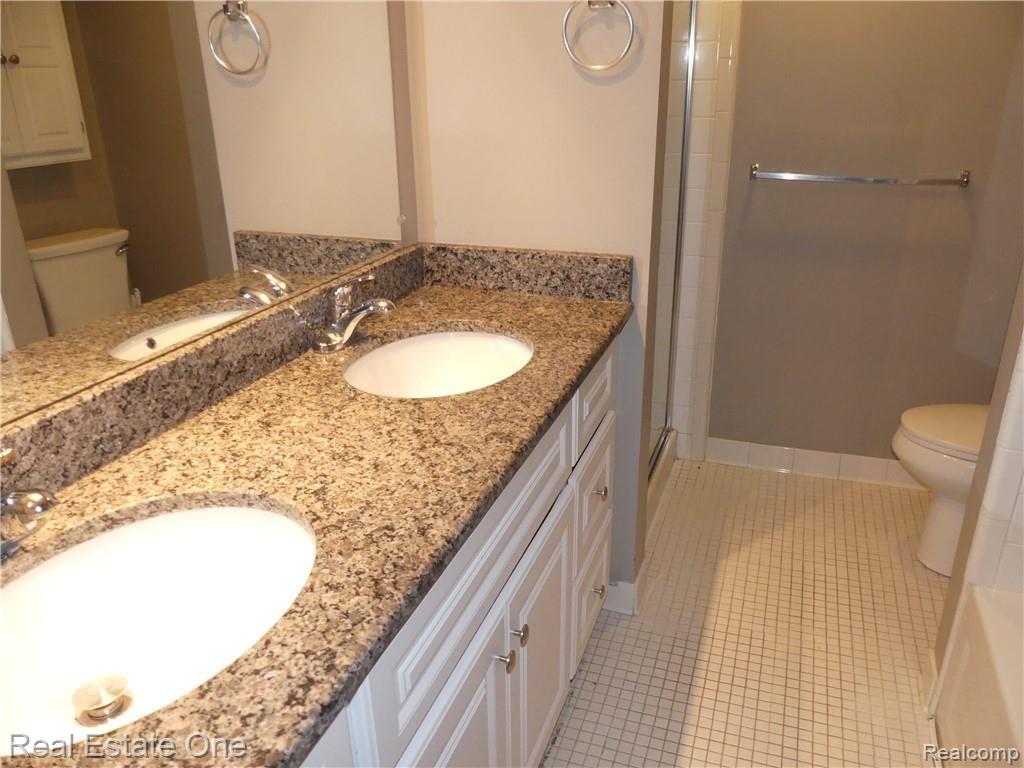 1873 Meadow Dale Court, Unit 9 Rochester, MI 48309 - Photo 13 of 32
