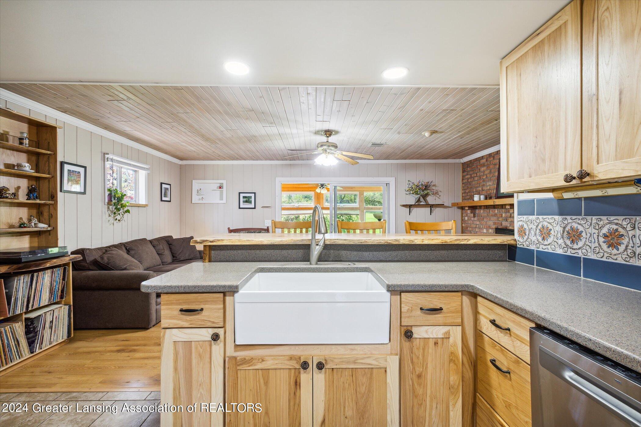 3957 Dell Road Holt, MI 48842 - Photo 8 of 43 13-3957-Dell-Rd-Holt-MI-48842-WindowStil