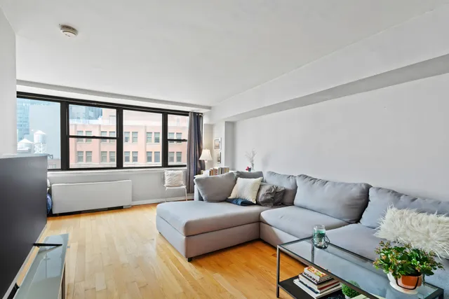 $459,000 | 225 East 36th Street, Unit 15A | Murray Hill