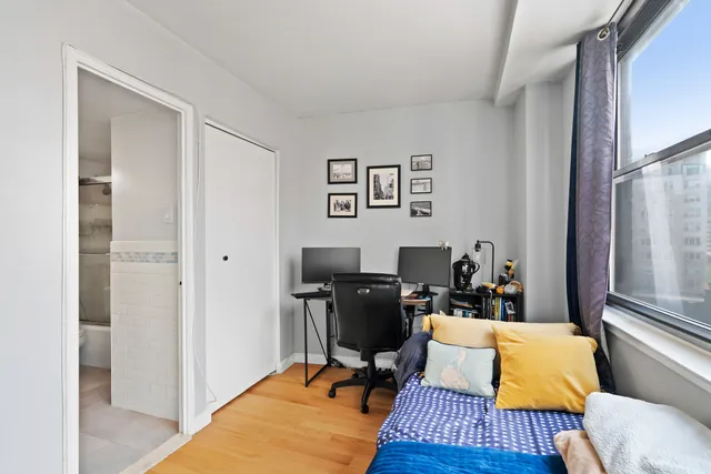 $459,000 | 225 East 36th Street, Unit 15A | Murray Hill