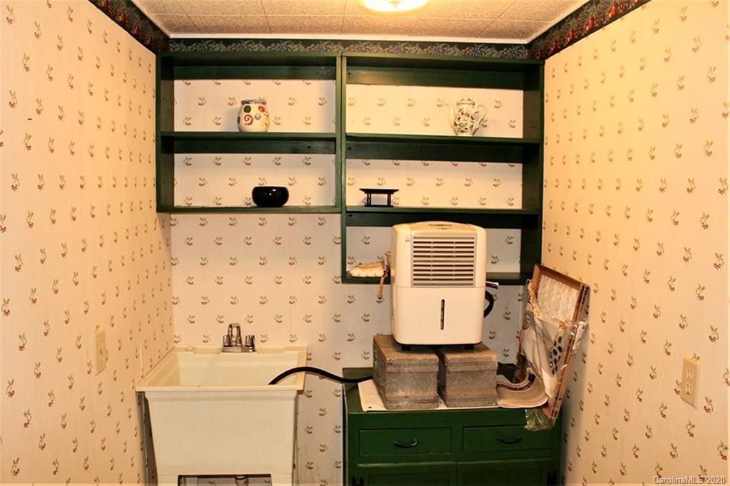 185 Davis Creek Road Murphy, NC 28906 - Photo 30 of 48 a view of bathroom with a window