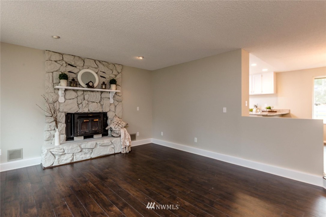 13040 Madrona Road Southwest Port Orchard, WA 98367 - Photo 6 of 25 Gallery Image 6