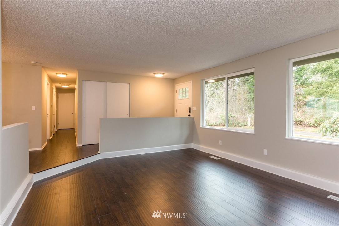 13040 Madrona Road Southwest Port Orchard, WA 98367 - Photo 7 of 25 Gallery Image 7