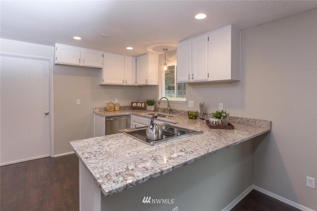 13040 Madrona Road Southwest Port Orchard, WA 98367 - Photo 10 of 25 Gallery Image 10
