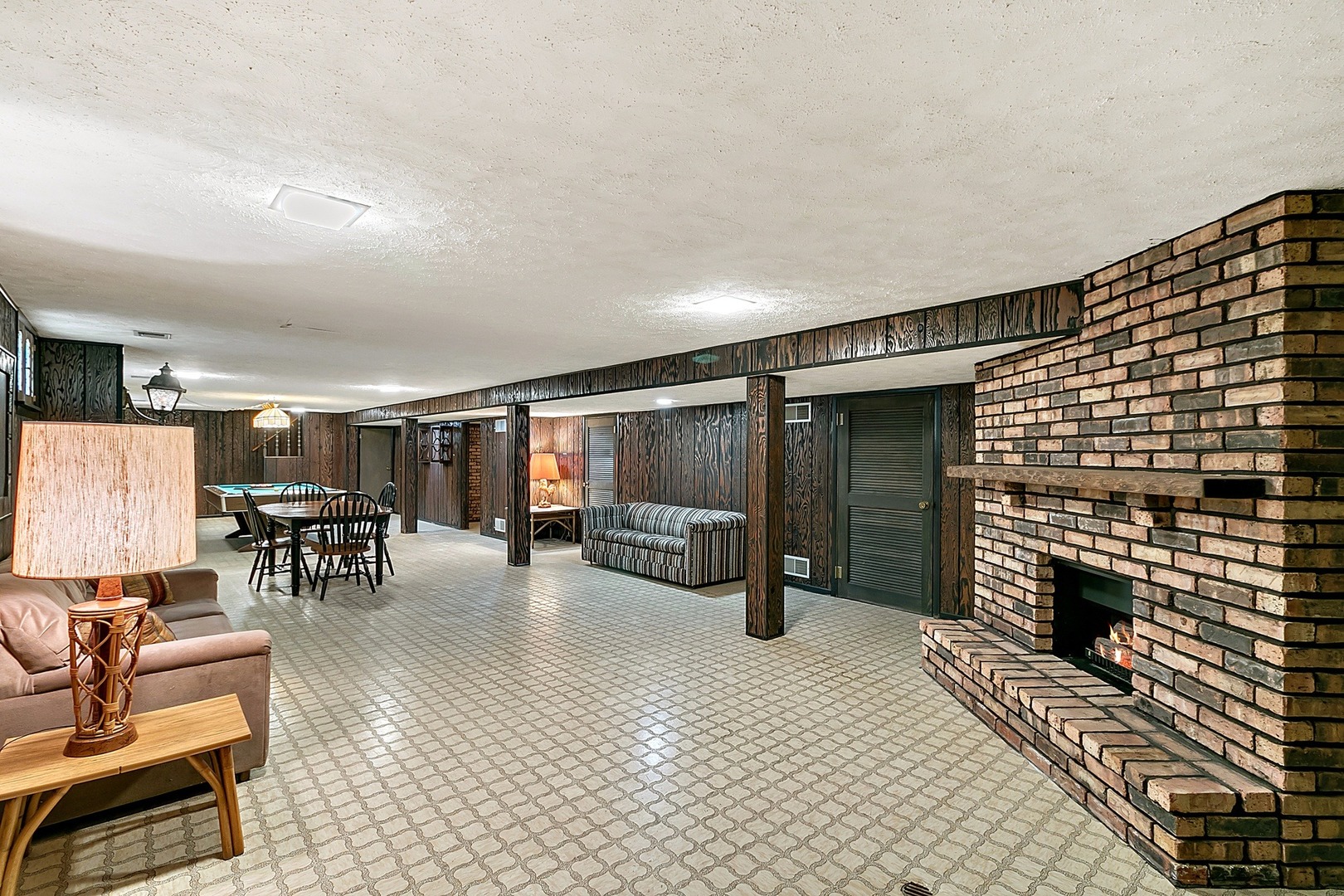 413 Des Plaines Avenue Riverside, IL 60546 - Photo 17 of 38