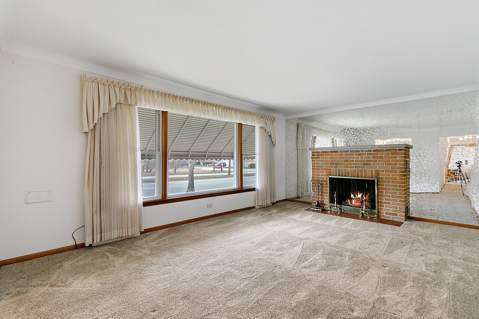 413 Des Plaines Avenue Riverside, IL 60546 - Photo 3 of 38