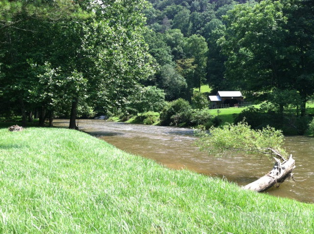 2490 Watauga River Road Sugar Grove, NC 28679 - Photo 12 of 20 Gallery Image 12