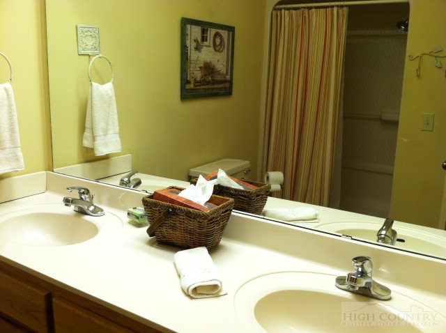 2490 Watauga River Road Sugar Grove, NC 28679 - Photo 4 of 20 Gallery Image 4