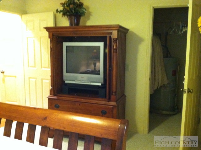 2490 Watauga River Road Sugar Grove, NC 28679 - Photo 6 of 20 Gallery Image 6