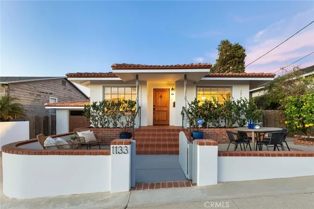 $2,100,000 | 1133 8th Street, Hermosa Beach, CA 90254