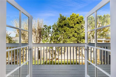 $2,100,000 | 1133 8th Street, Hermosa Beach, CA 90254