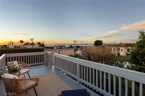 $2,100,000 | 1133 8th Street, Hermosa Beach, CA 90254