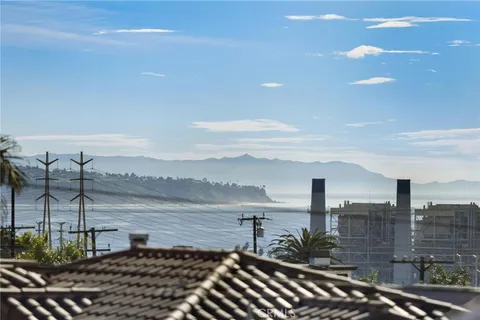 $2,100,000 | 1133 8th Street, Hermosa Beach, CA 90254