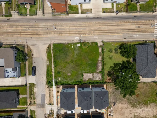 an aerial view of a entryway