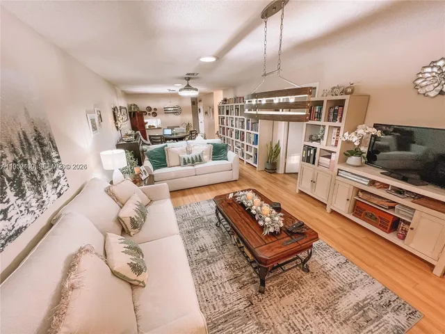 $199,000 | 319 Colony Lane, Unit B, Fort Pierce, FL 34982