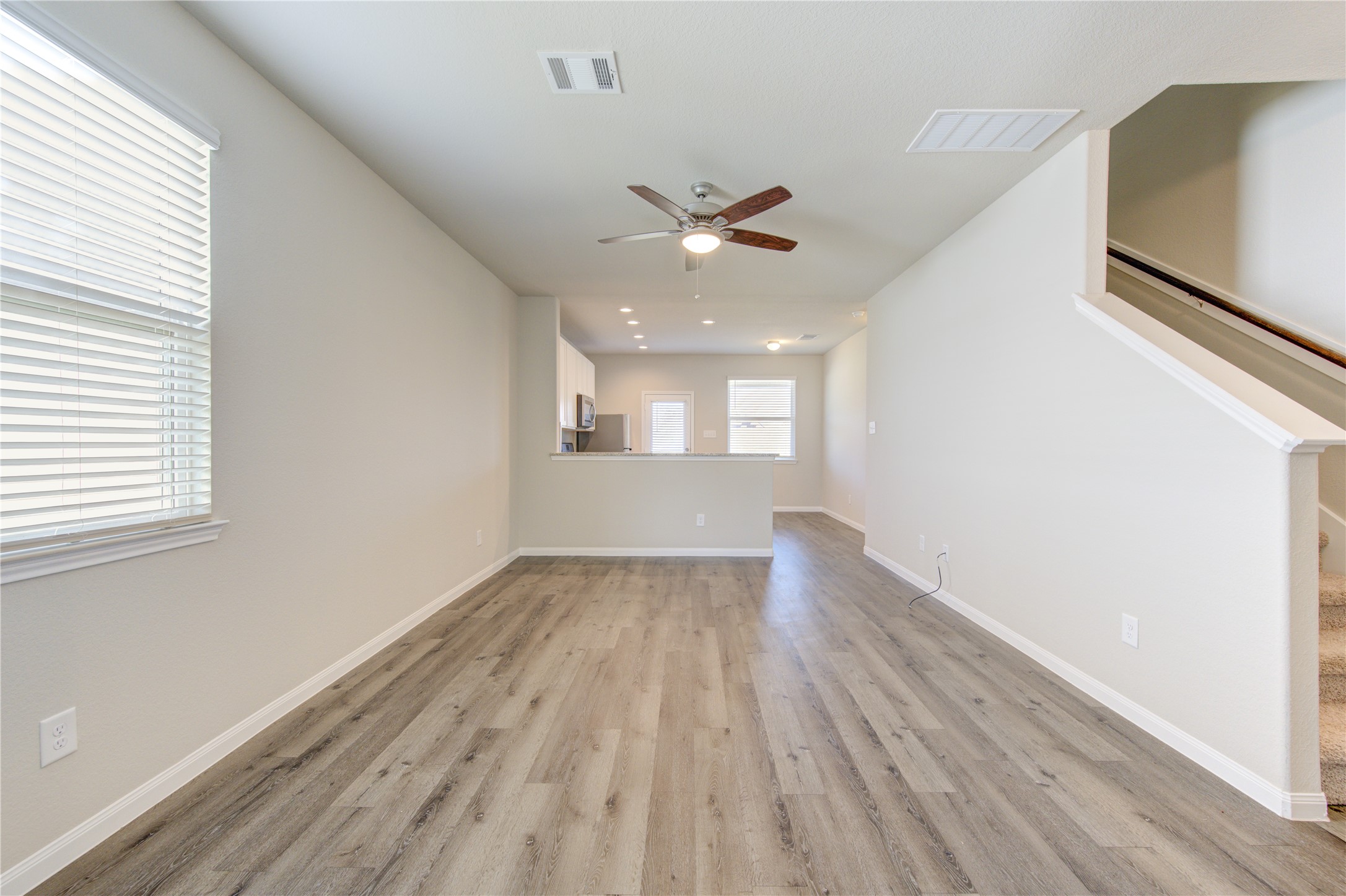 2534 Sturgeon Way Conroe, TX 77384 - Photo 8 of 28