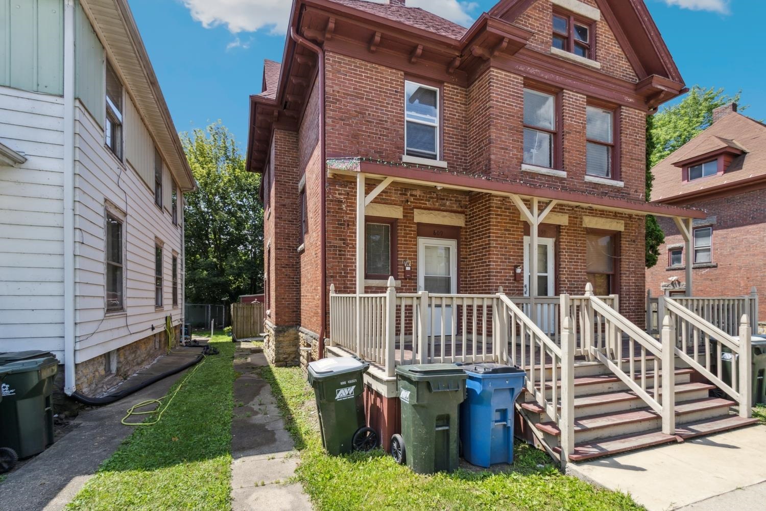 809 West 4th Street Sterling, IL 61081 - Photo 3 of 21