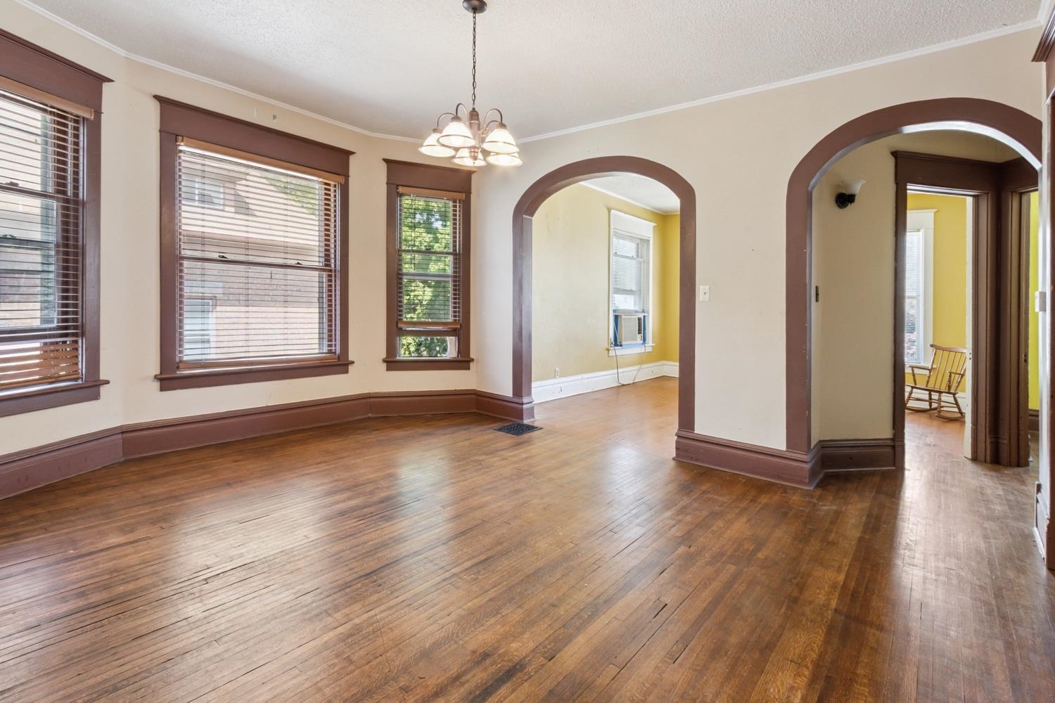 809 West 4th Street Sterling, IL 61081 - Photo 5 of 21