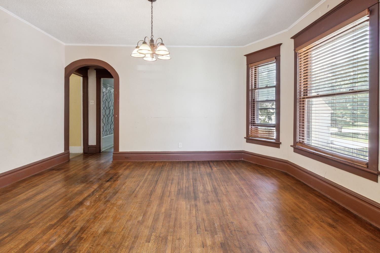 809 West 4th Street Sterling, IL 61081 - Photo 6 of 21