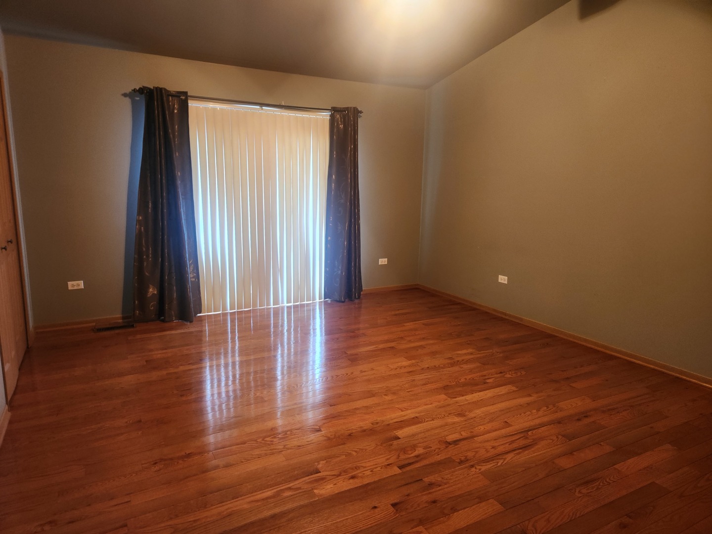 122 South Hankes Road Aurora, IL 60506 - Photo 14 of 24 Gallery Image 14