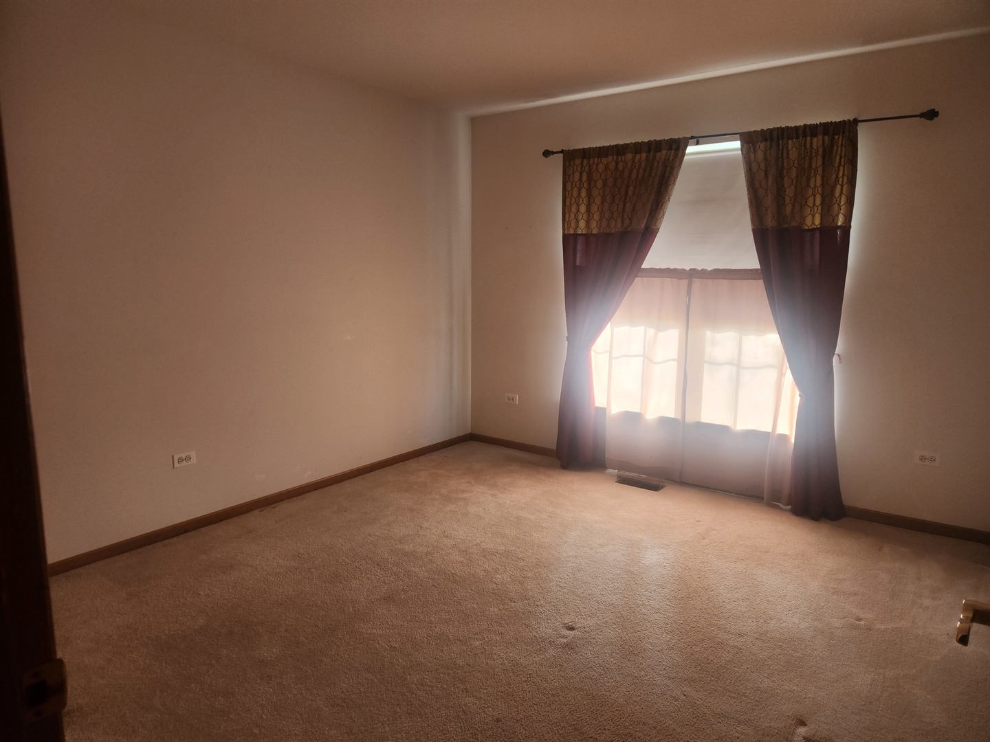 122 South Hankes Road Aurora, IL 60506 - Photo 19 of 24 Gallery Image 19