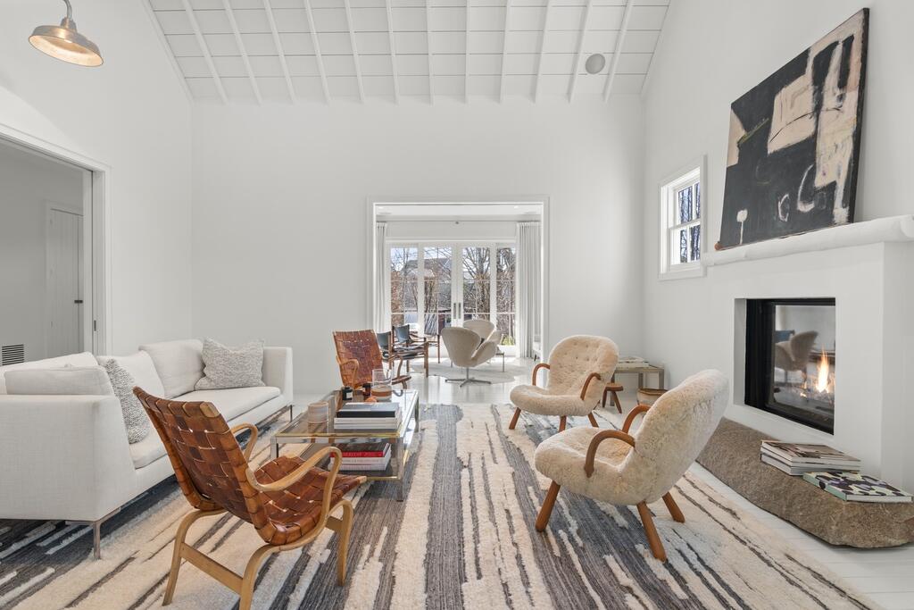 17 Meridian Road Rowayton, CT 06853 - Photo 14 of 40 a dining room with furniture and wooden floor