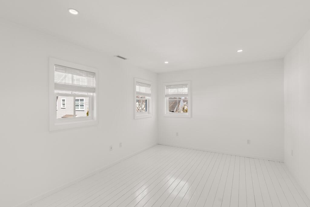 17 Meridian Road Rowayton, CT 06853 - Photo 24 of 40 an empty room with windows