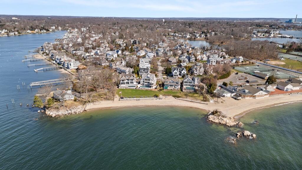 17 Meridian Road Rowayton, CT 06853 - Photo 35 of 40 an aerial view of multiple house