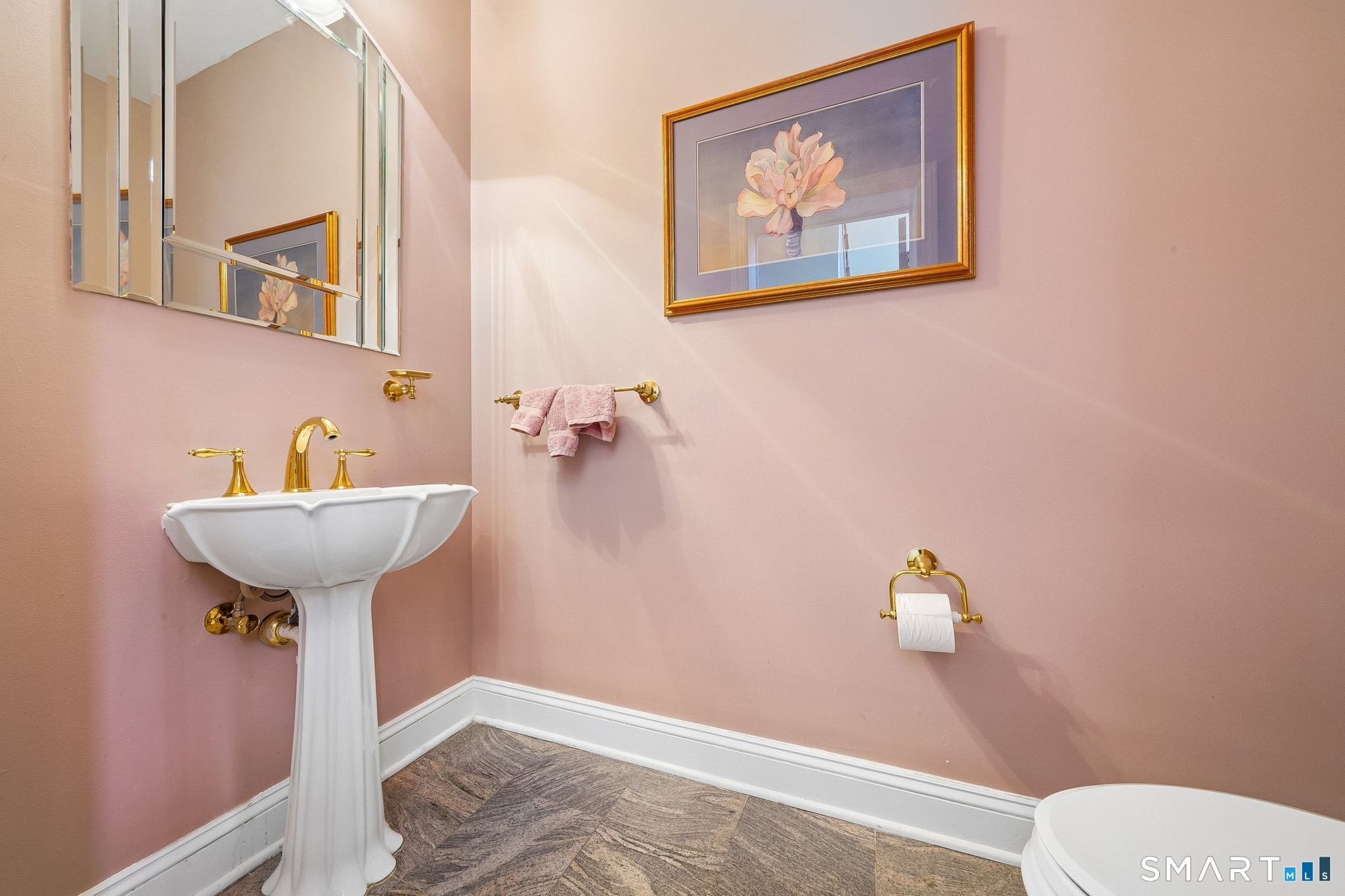 132 East Hunting Ridge Road Stamford, CT 06903 - Photo 13 of 29