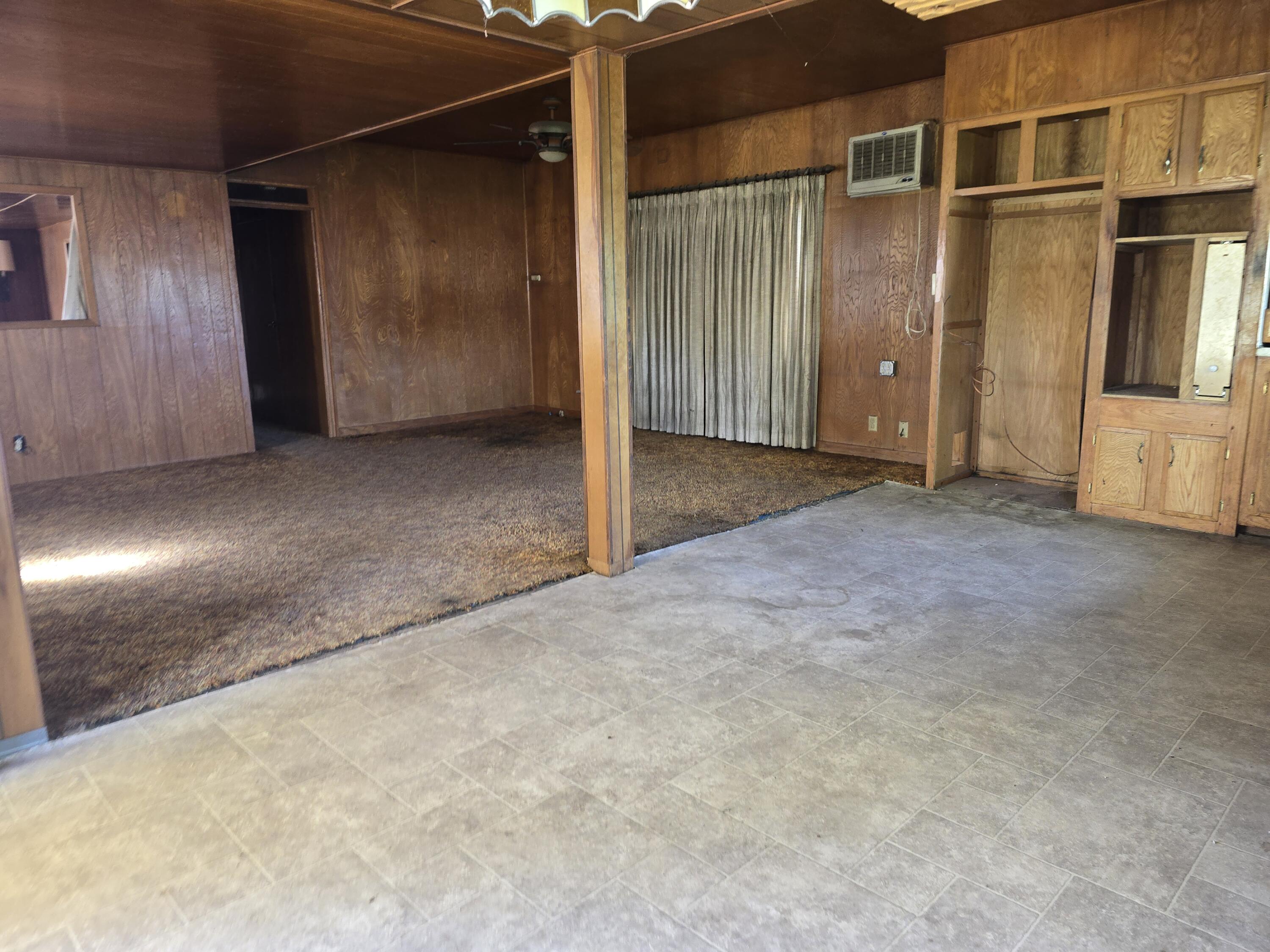 31974 Drews Road Chiloquin, OR 97624 - Photo 3 of 25 an empty room with closet