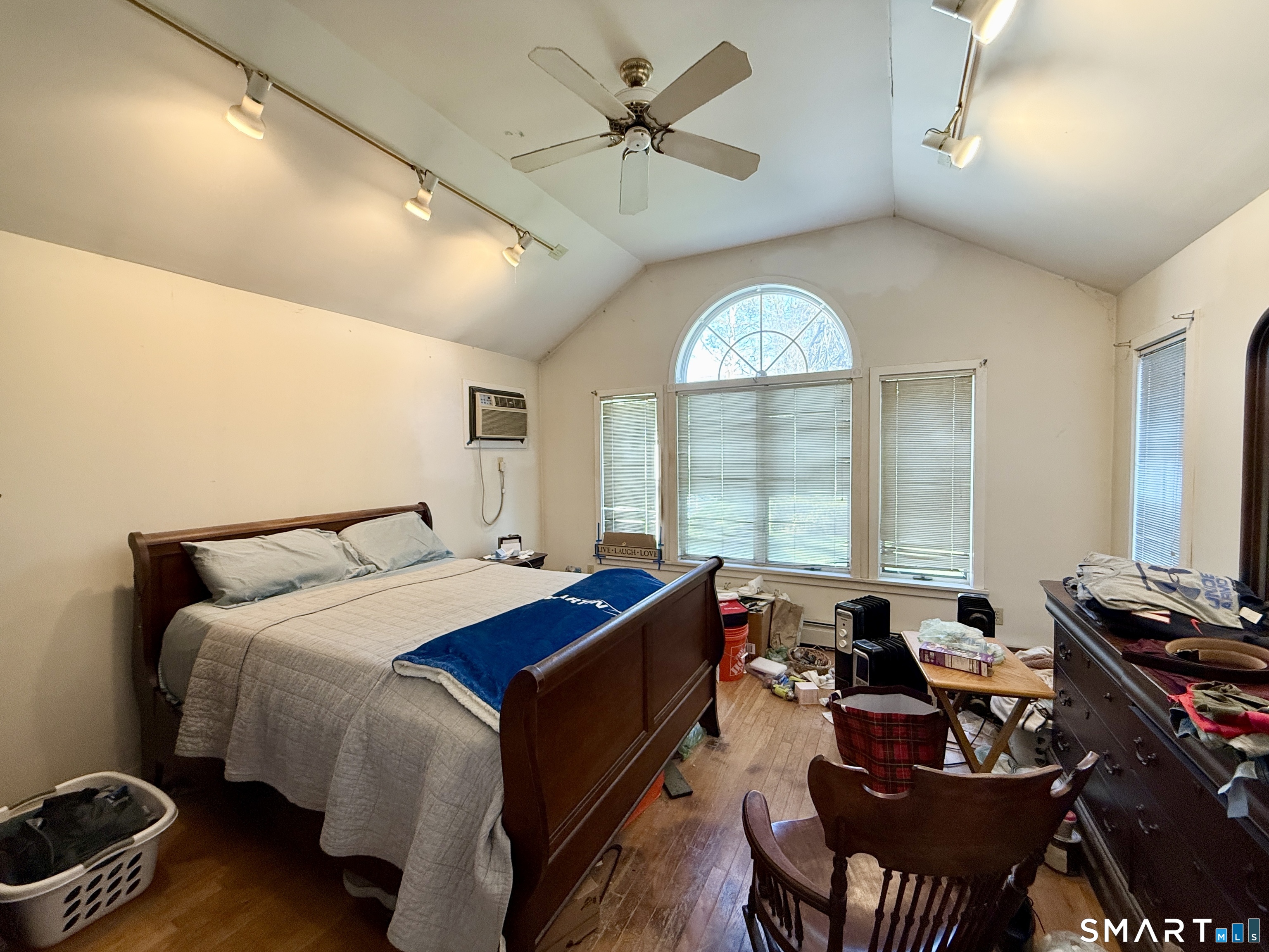 197 Kneeland Road New Haven, CT 06512 - Photo 25 of 33