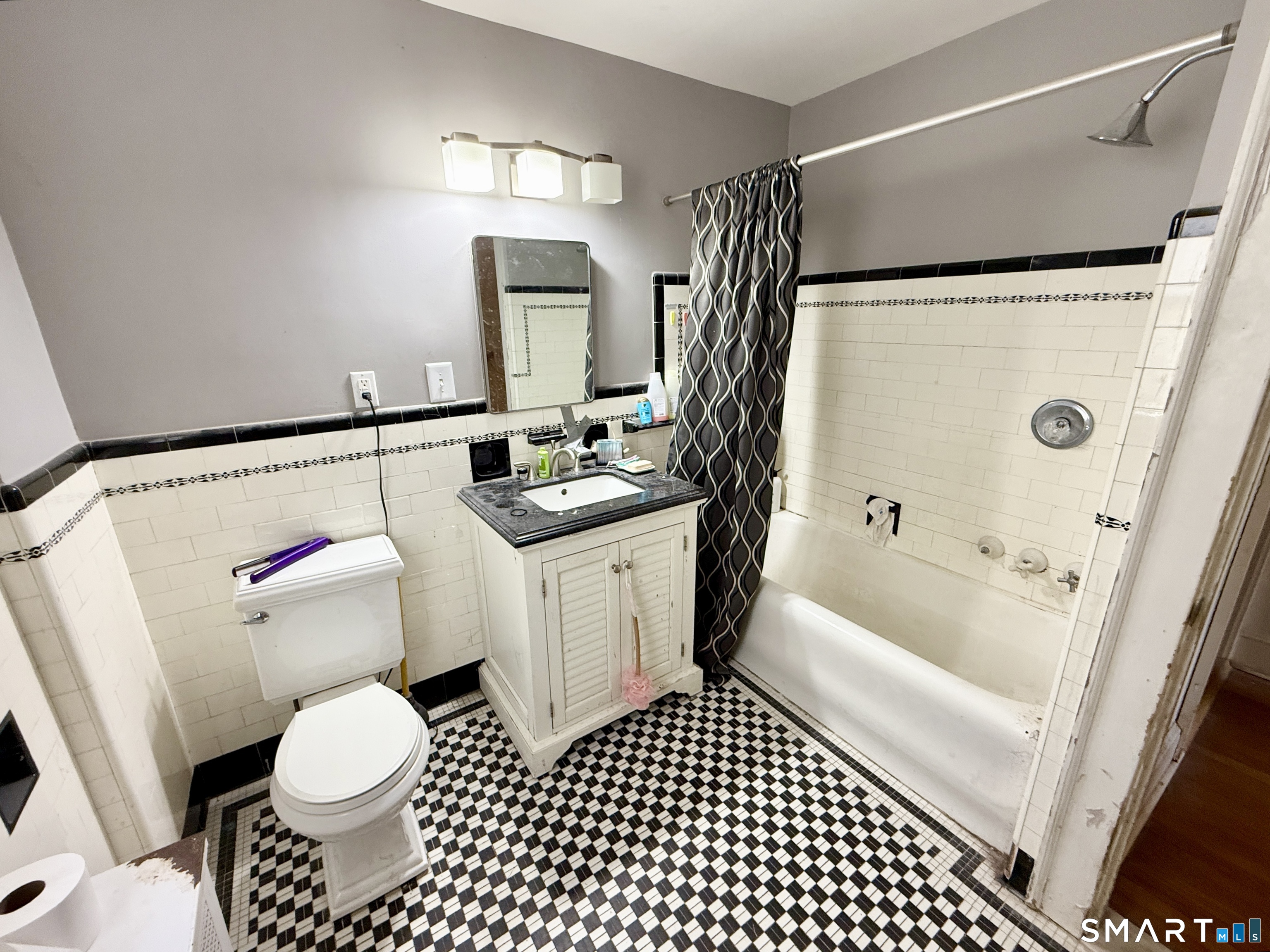 197 Kneeland Road New Haven, CT 06512 - Photo 30 of 33